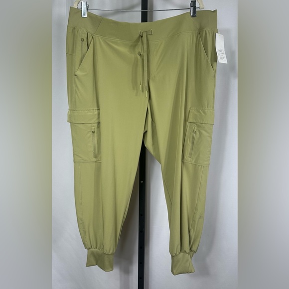 All In Motion Stretch Woven Cargo Jogger - Green - XXL - Picture 5 of 12